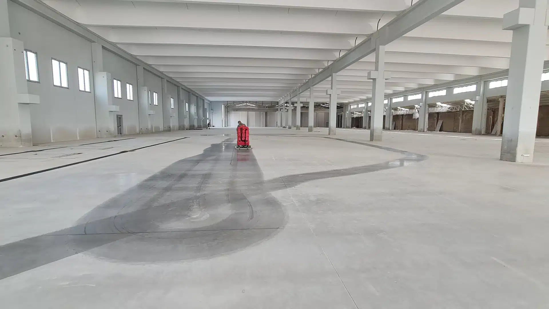 Lucidatura di rivestimento in resina industriale