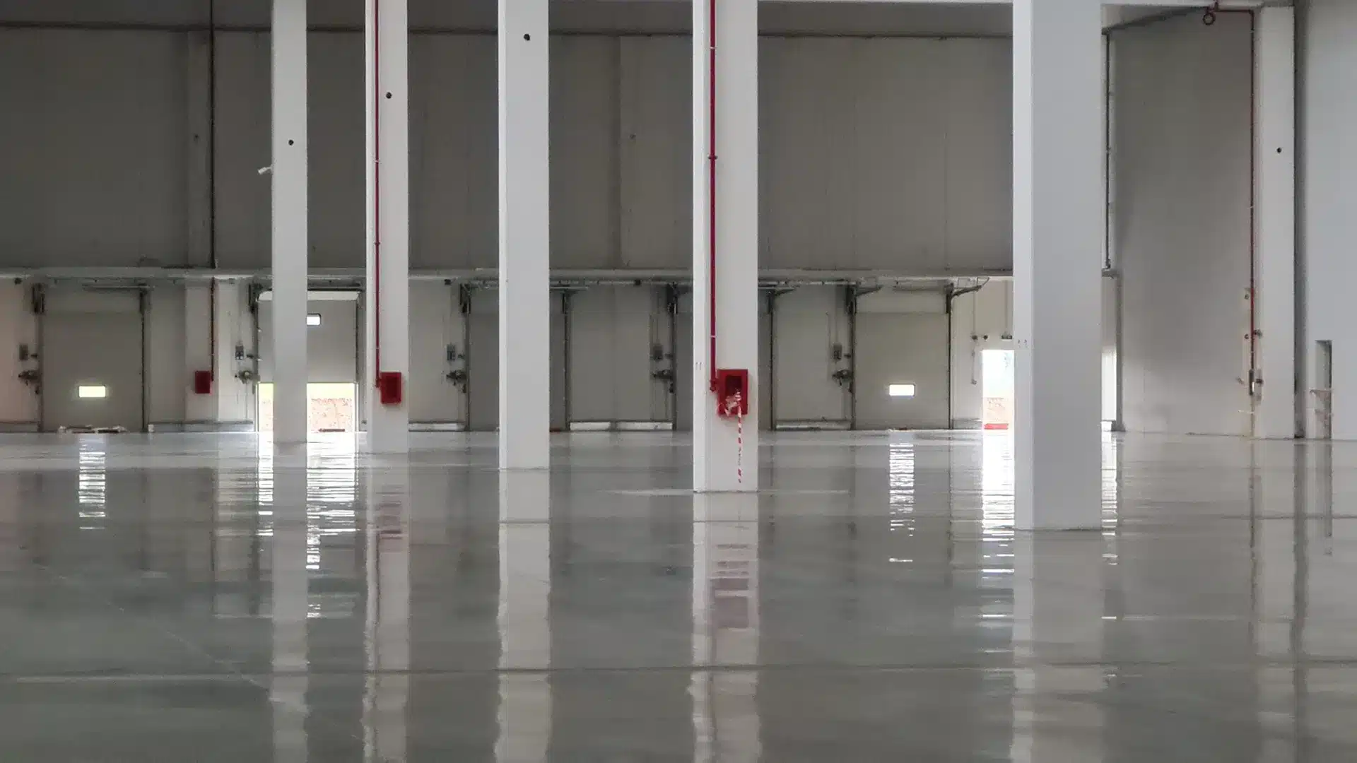 Realizzazione e posa di rivestimenti in resina