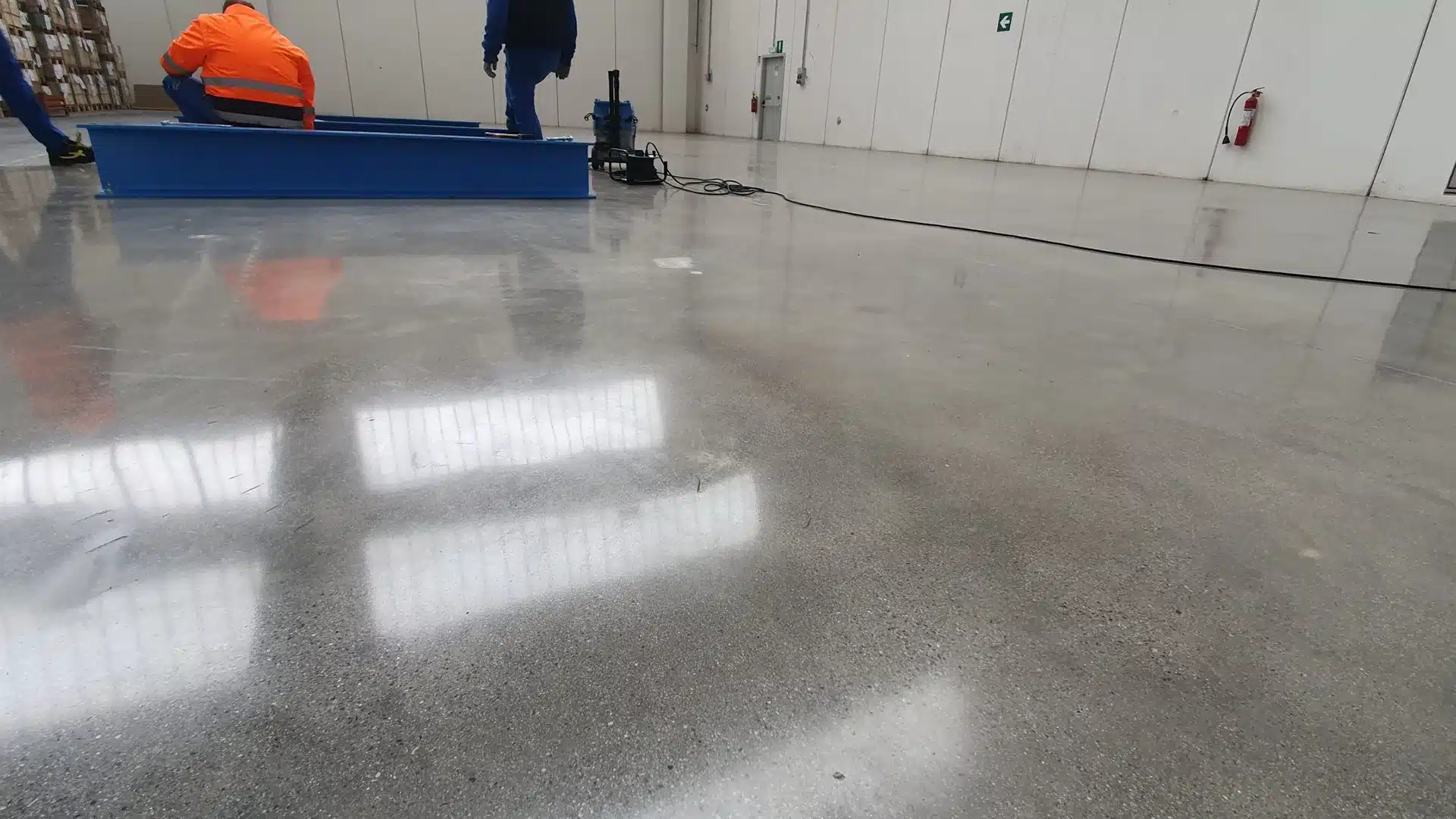 levigatura e trattamenti per pavimenti in resina
